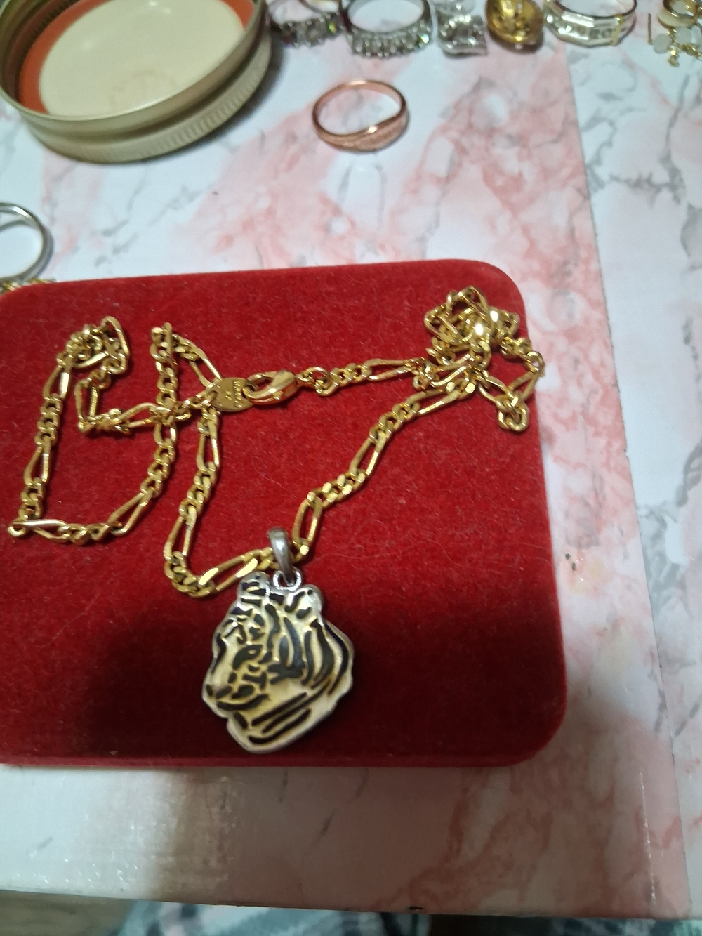 Source Unknown Gold-Tone Tiger Head Pendant Necklace